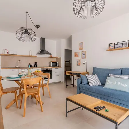 Saltwater Heated Pool, Air-con, Adult Only Apartman Corralejo