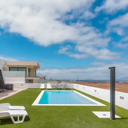 Apartman Saltwater Heated Pool, Air-con, Adult Only *